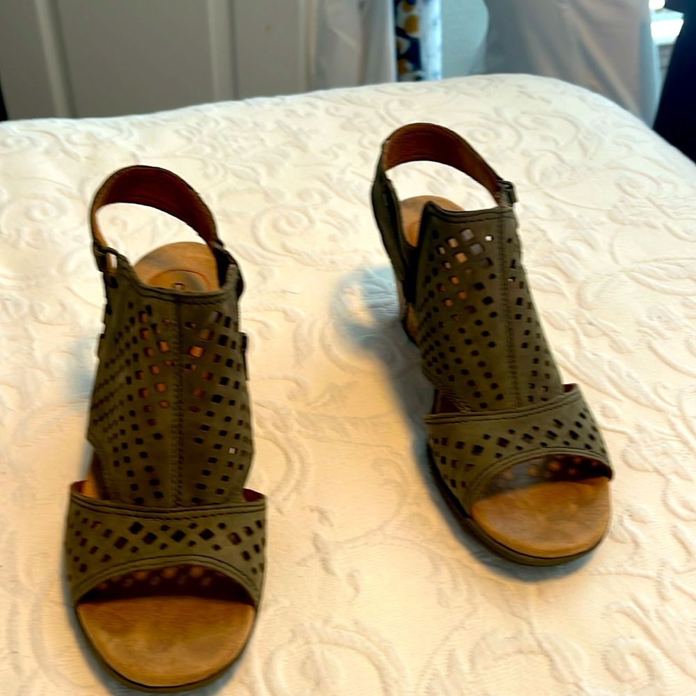 Cobb Hill sandals